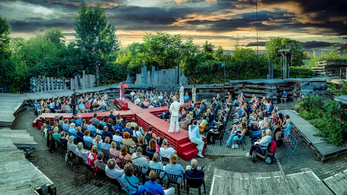 globe berlin hamlet